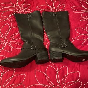 BOC black boots size 11-NEW!